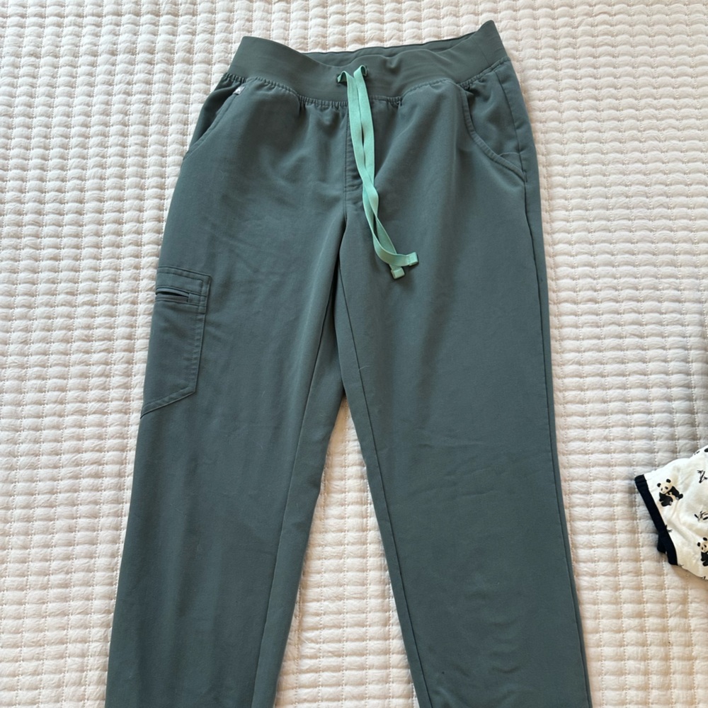 Women's Figs High Waisted Zamora Scrub Pants—XS-Tall, “Bonsai” Color